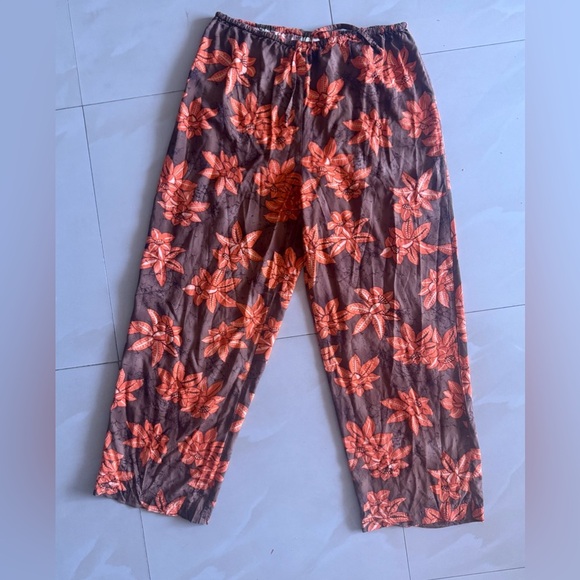 Victoria's Secret Black and Orange Casual Pants with Floral Design - Picture 11 of 16